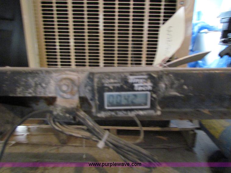 image for item N9215 1999 Homelite LR4400 portable generator