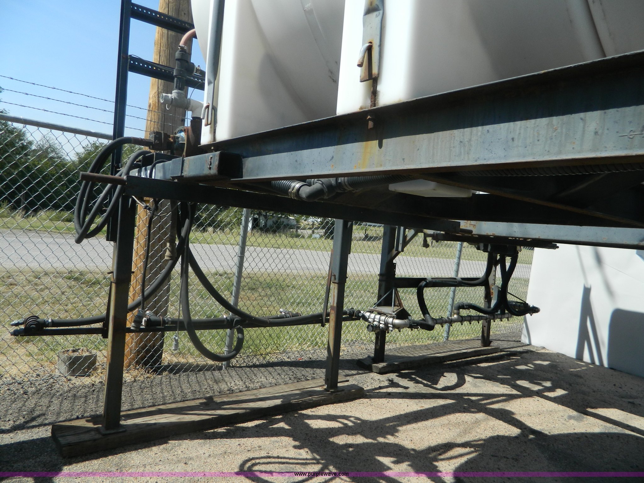 1997 Sprayer Specialties in Norton, KS Item G4992 sold Purple Wave