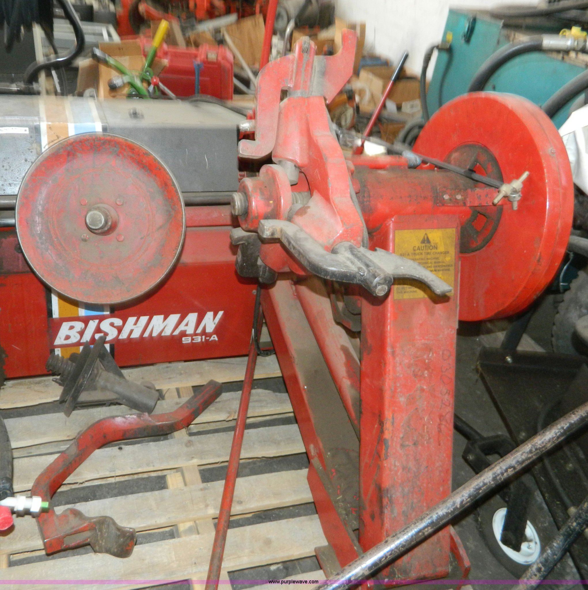 1986 Bishman 931A tire changer in Norton, KS Item M9995 sold Purple Wave