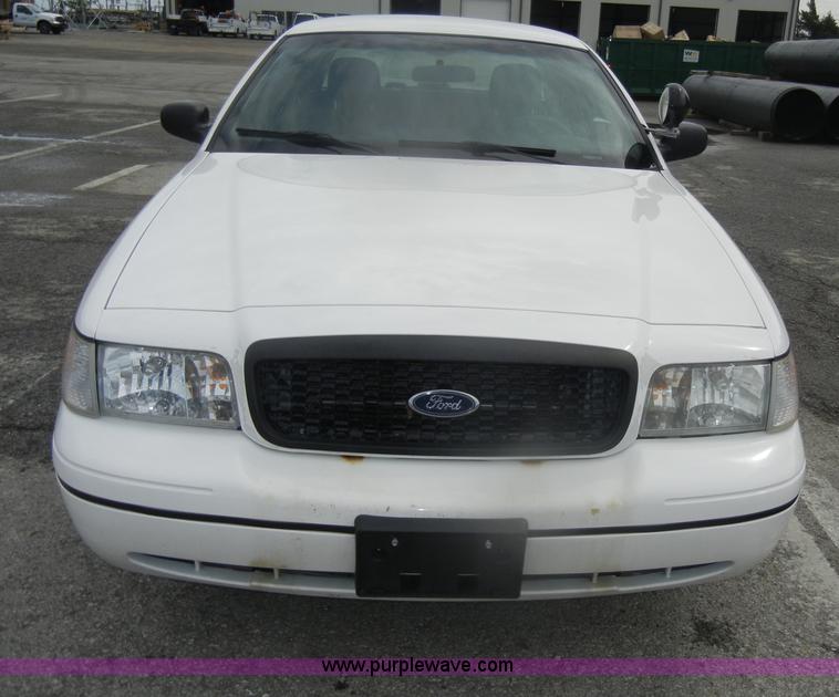 image for item B6895 2007 Ford Crown Victoria Police Interceptor