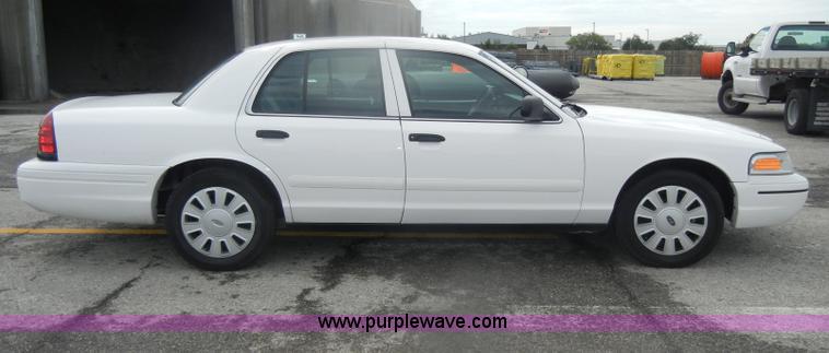 image for item B6895 2007 Ford Crown Victoria Police Interceptor