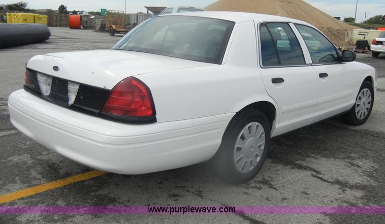 image for item B6895 2007 Ford Crown Victoria Police Interceptor