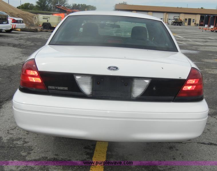 image for item B6895 2007 Ford Crown Victoria Police Interceptor
