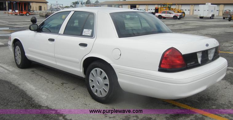 image for item B6895 2007 Ford Crown Victoria Police Interceptor