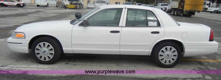 image for item B6895 2007 Ford Crown Victoria Police Interceptor