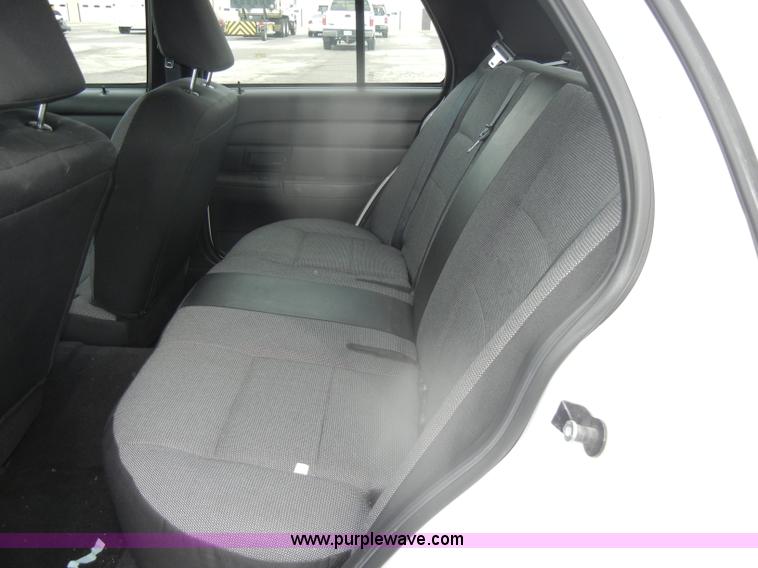 image for item B6895 2007 Ford Crown Victoria Police Interceptor