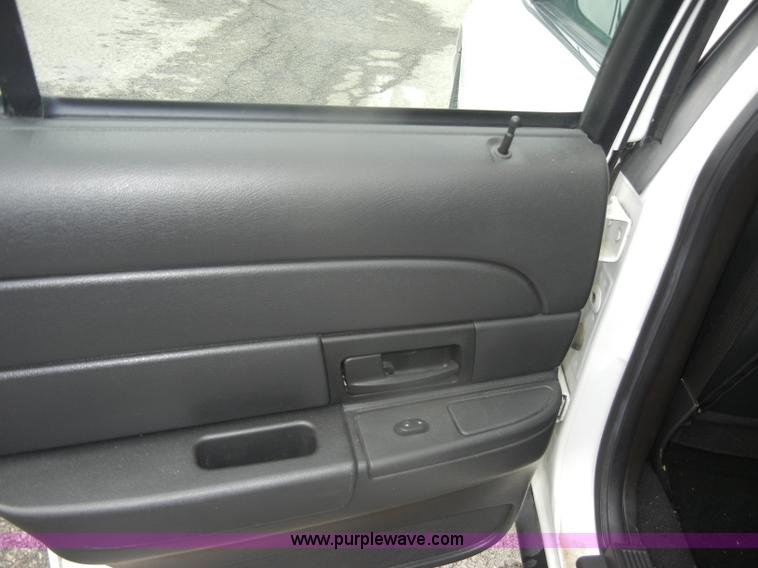 image for item B6895 2007 Ford Crown Victoria Police Interceptor