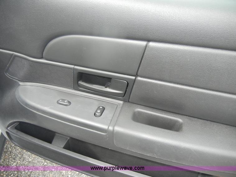 image for item B6895 2007 Ford Crown Victoria Police Interceptor