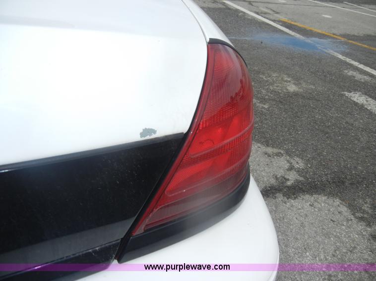 image for item B6895 2007 Ford Crown Victoria Police Interceptor