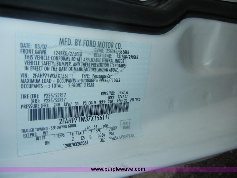 image for item B6895 2007 Ford Crown Victoria Police Interceptor