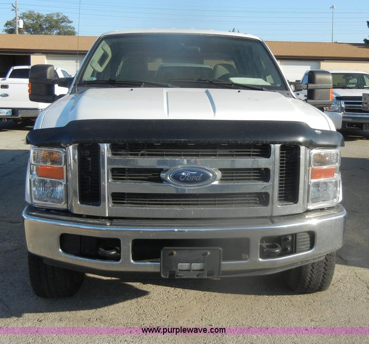 image for item B6896 2008 Ford F250 Super Duty Crew Cab pickup truck