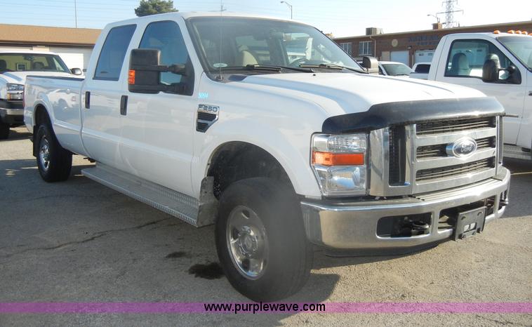 image for item B6896 2008 Ford F250 Super Duty Crew Cab pickup truck