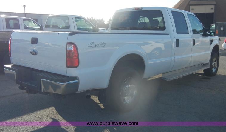 image for item B6896 2008 Ford F250 Super Duty Crew Cab pickup truck