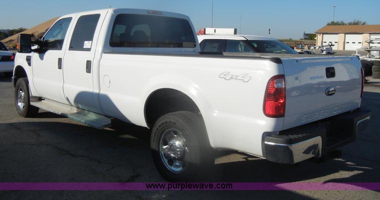 image for item B6896 2008 Ford F250 Super Duty Crew Cab pickup truck
