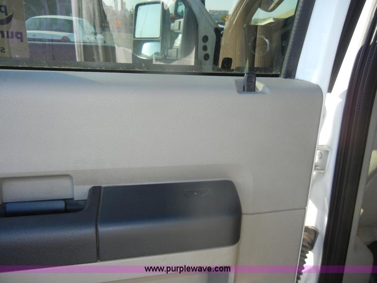image for item B6896 2008 Ford F250 Super Duty Crew Cab pickup truck