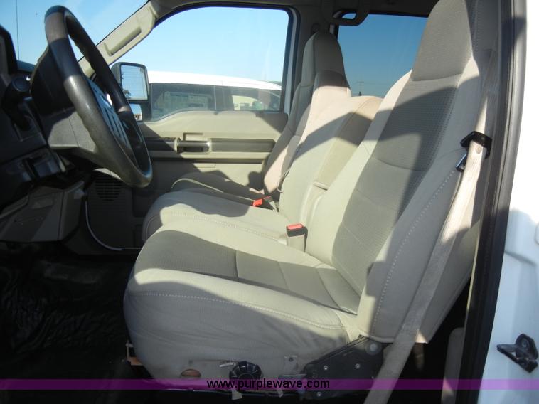 image for item B6896 2008 Ford F250 Super Duty Crew Cab pickup truck