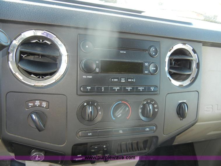 image for item B6896 2008 Ford F250 Super Duty Crew Cab pickup truck