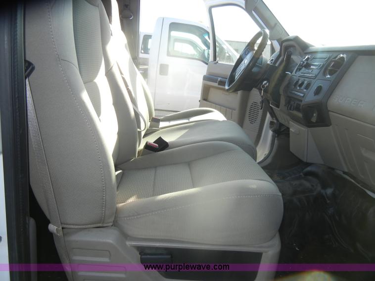 image for item B6896 2008 Ford F250 Super Duty Crew Cab pickup truck