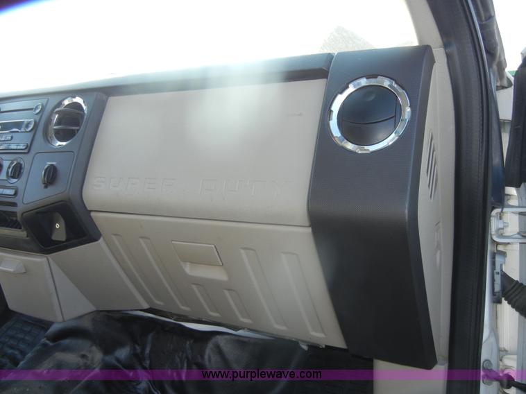 image for item B6896 2008 Ford F250 Super Duty Crew Cab pickup truck