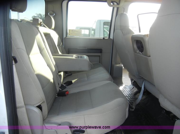 image for item B6896 2008 Ford F250 Super Duty Crew Cab pickup truck