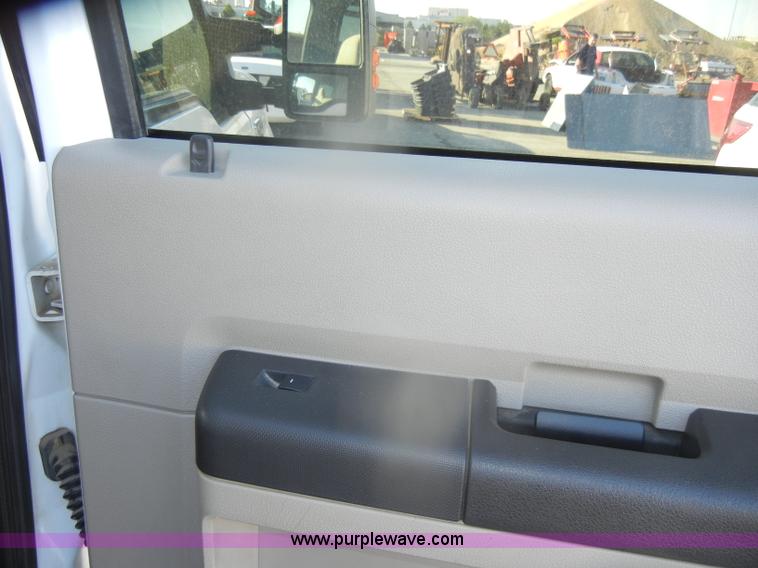 image for item B6896 2008 Ford F250 Super Duty Crew Cab pickup truck