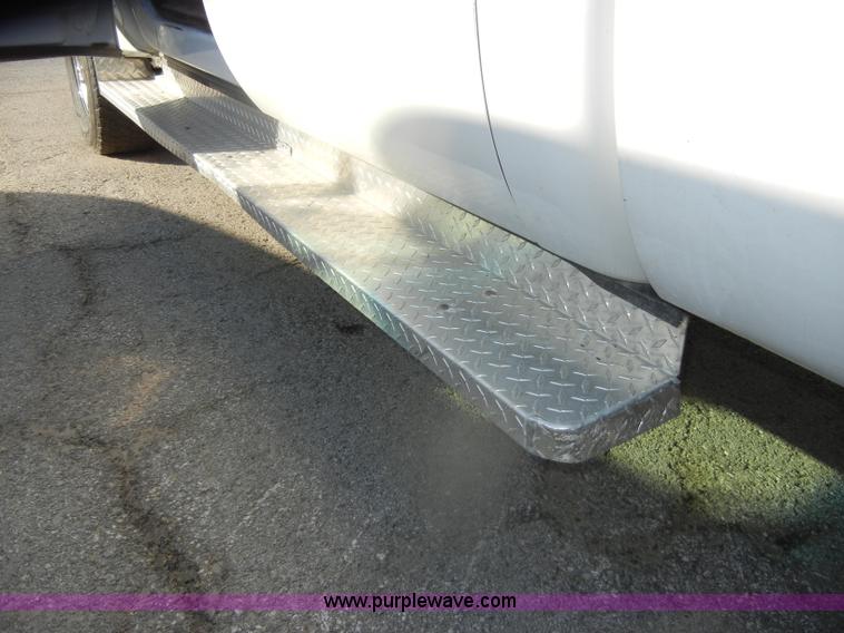 image for item B6896 2008 Ford F250 Super Duty Crew Cab pickup truck