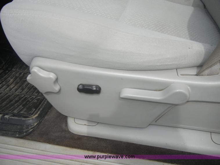 image for item B6955 2008 Chevrolet Silverado K1500 Crew Cab pickup truck