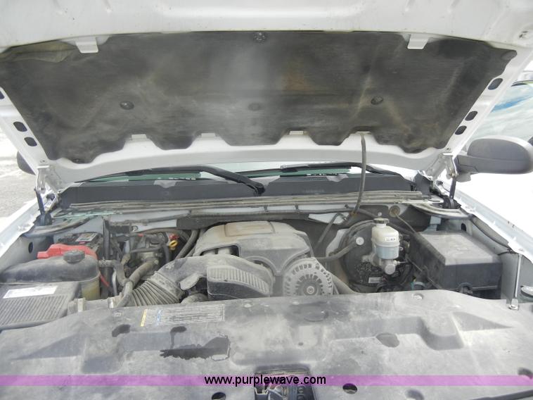 image for item B6955 2008 Chevrolet Silverado K1500 Crew Cab pickup truck