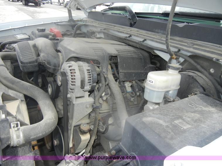 image for item B6955 2008 Chevrolet Silverado K1500 Crew Cab pickup truck