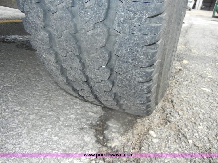 image for item B6955 2008 Chevrolet Silverado K1500 Crew Cab pickup truck