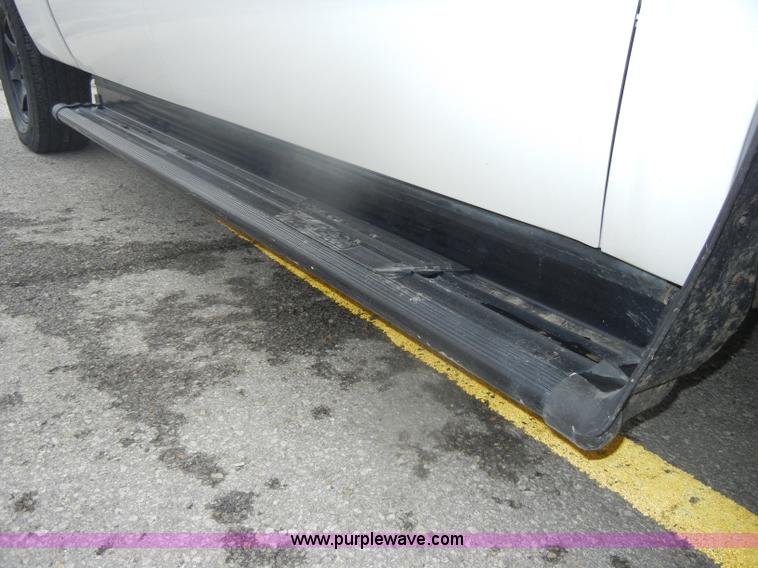 image for item B6955 2008 Chevrolet Silverado K1500 Crew Cab pickup truck