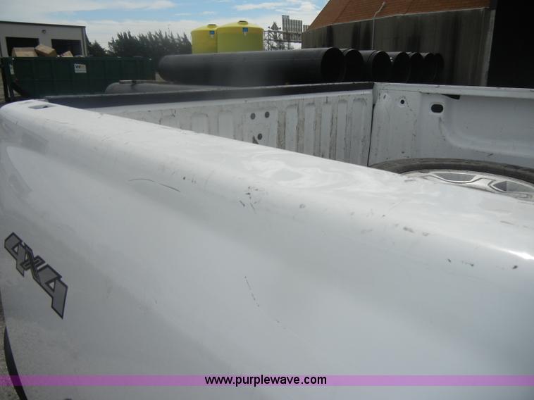 image for item B6955 2008 Chevrolet Silverado K1500 Crew Cab pickup truck