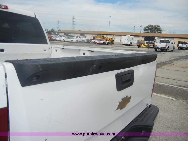 image for item B6955 2008 Chevrolet Silverado K1500 Crew Cab pickup truck