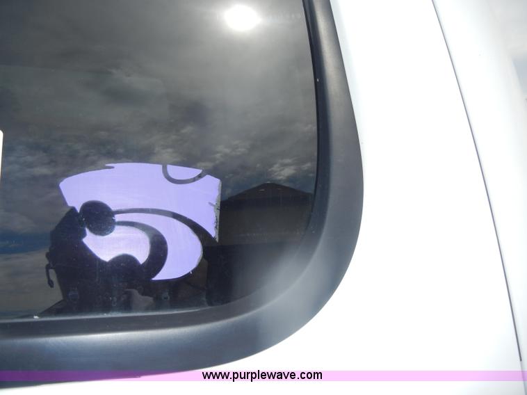 image for item B6955 2008 Chevrolet Silverado K1500 Crew Cab pickup truck