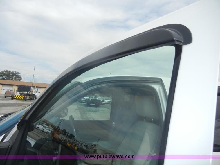 image for item B6955 2008 Chevrolet Silverado K1500 Crew Cab pickup truck