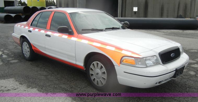 image for item B6957 2007 Ford Crown Victoria Police Interceptor