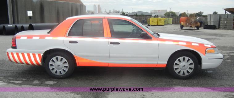 image for item B6957 2007 Ford Crown Victoria Police Interceptor
