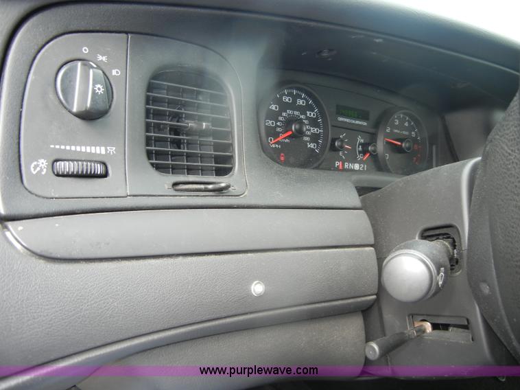 image for item B6957 2007 Ford Crown Victoria Police Interceptor