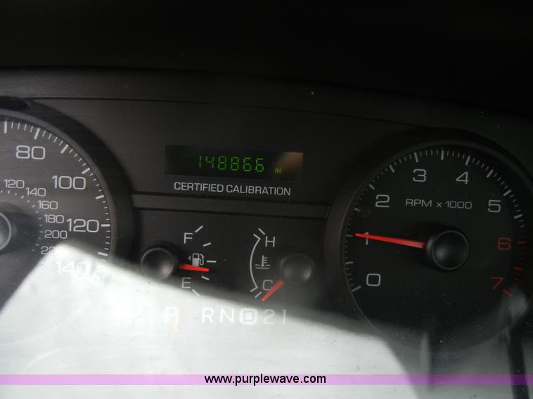 image for item B6957 2007 Ford Crown Victoria Police Interceptor