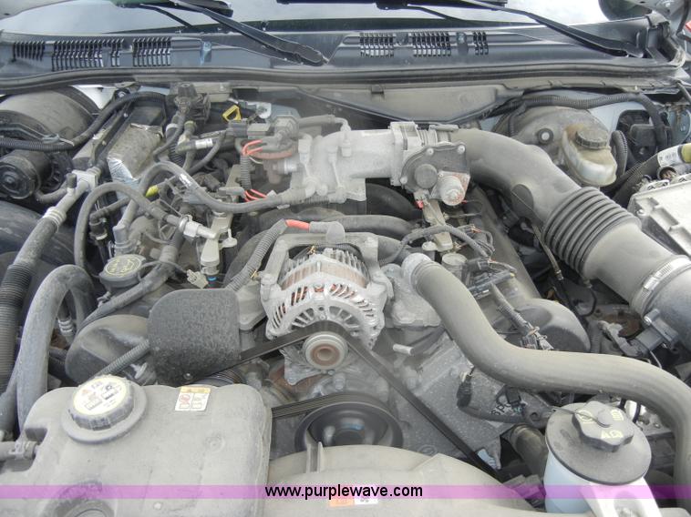 image for item B6957 2007 Ford Crown Victoria Police Interceptor