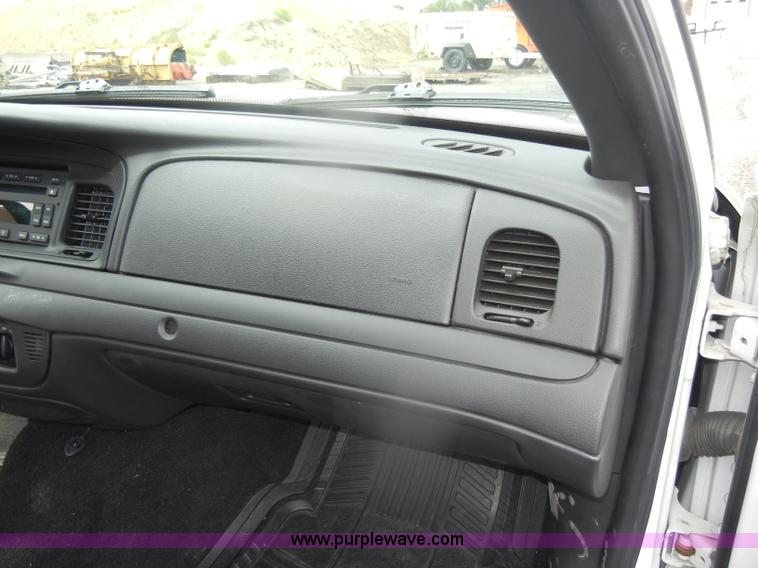 image for item B6957 2007 Ford Crown Victoria Police Interceptor