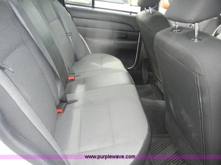 image for item B6957 2007 Ford Crown Victoria Police Interceptor