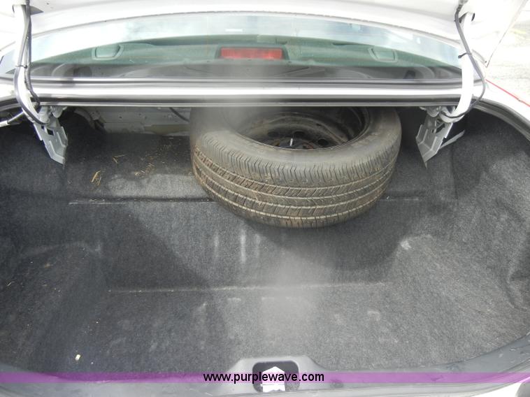 image for item B6957 2007 Ford Crown Victoria Police Interceptor