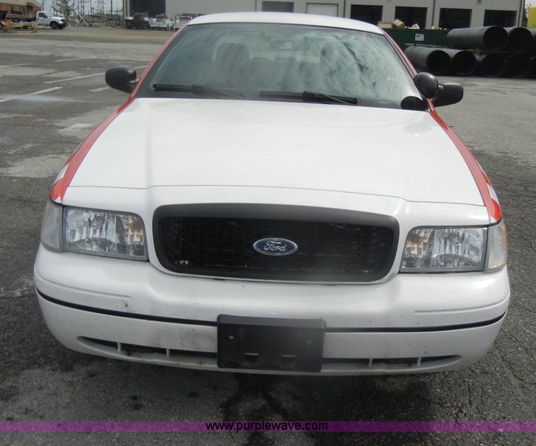 image for item B6983 2007 Ford Crown Victoria Police Interceptor