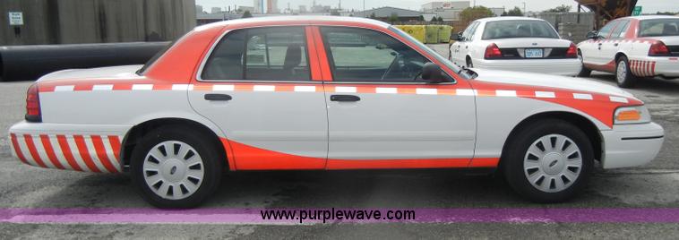 image for item B6983 2007 Ford Crown Victoria Police Interceptor