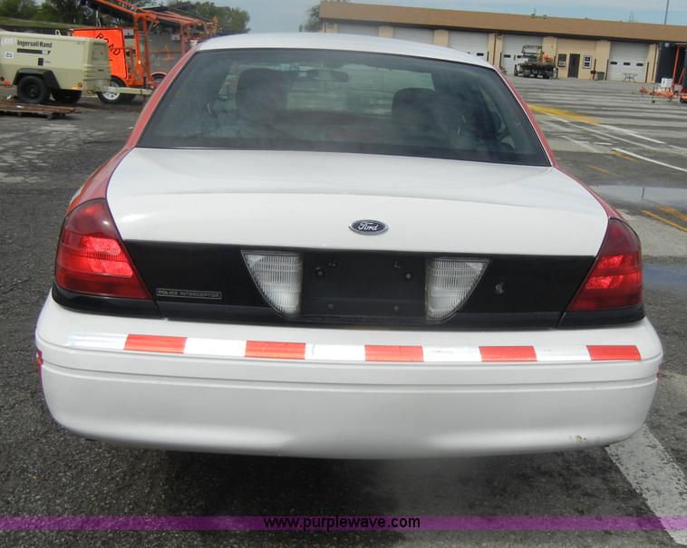 image for item B6983 2007 Ford Crown Victoria Police Interceptor