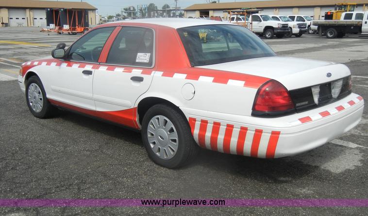image for item B6983 2007 Ford Crown Victoria Police Interceptor