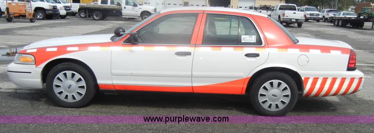 image for item B6983 2007 Ford Crown Victoria Police Interceptor