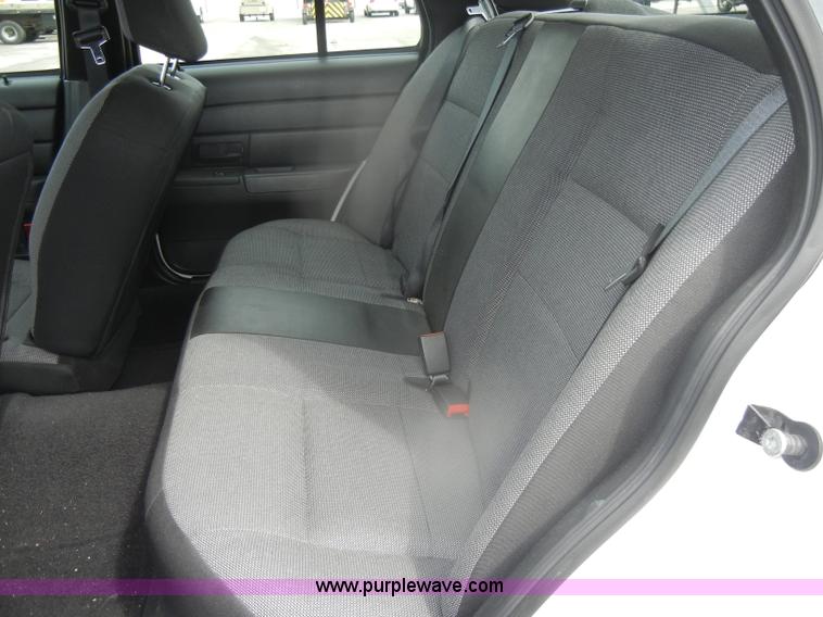 image for item B6983 2007 Ford Crown Victoria Police Interceptor