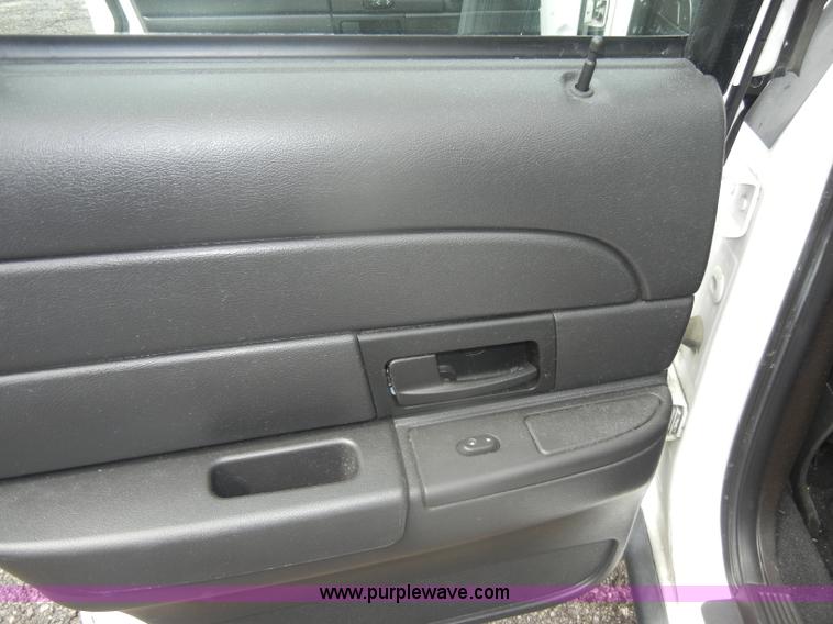 image for item B6983 2007 Ford Crown Victoria Police Interceptor